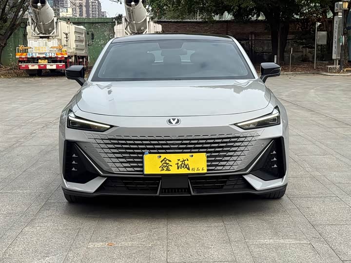 Фото 3 - Changan UNI-V