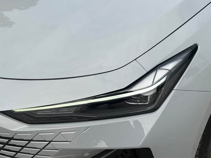 Фото 4 - Changan UNI-V