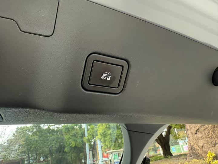 Фото 6 - Changan UNI-V