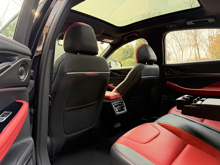 Фото 7 - Lincoln Z (Zephyr)