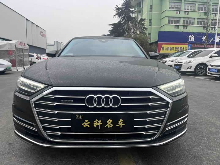Фото 2 - Audi A8