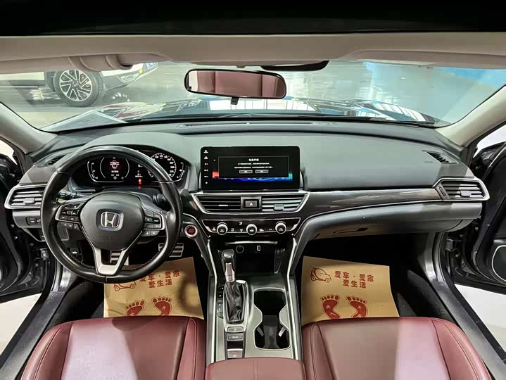 Фото 2 - Honda Accord