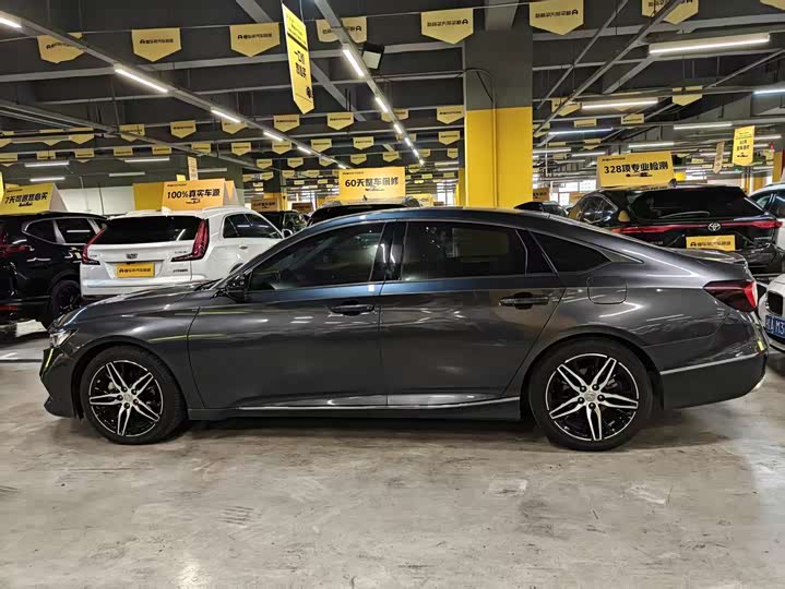 Фото 5 - Honda Accord