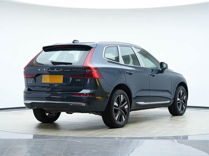 Фото 4 - Volvo XC60