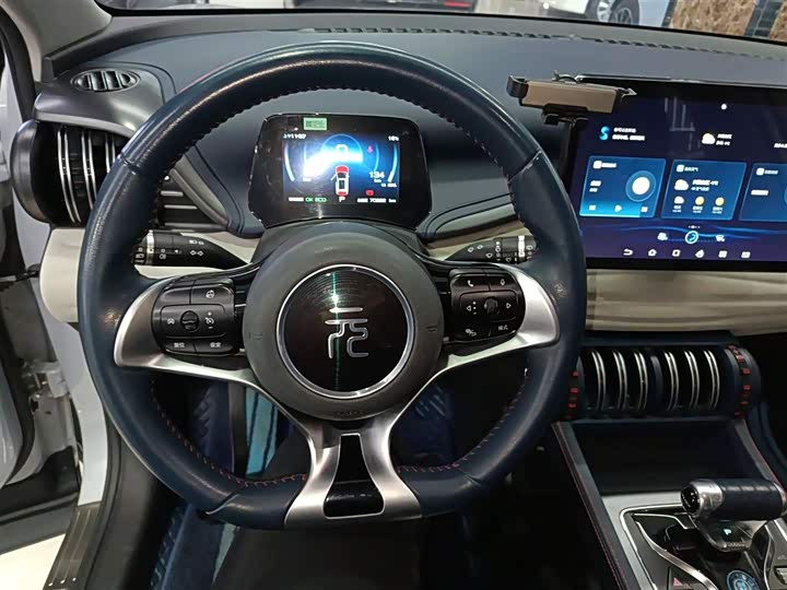 Фото 3 - BYD Yuan Plus