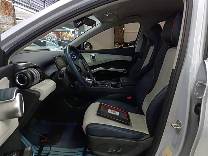 Фото 7 - BYD Yuan Plus