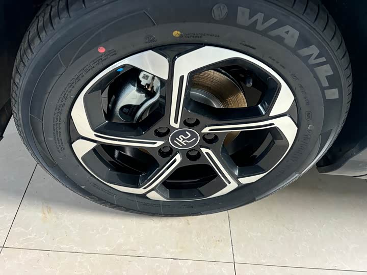 Фото 3 - BYD Yuan Plus