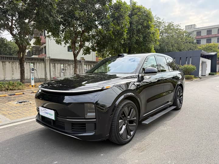 Фото 1 - LiXiang L8