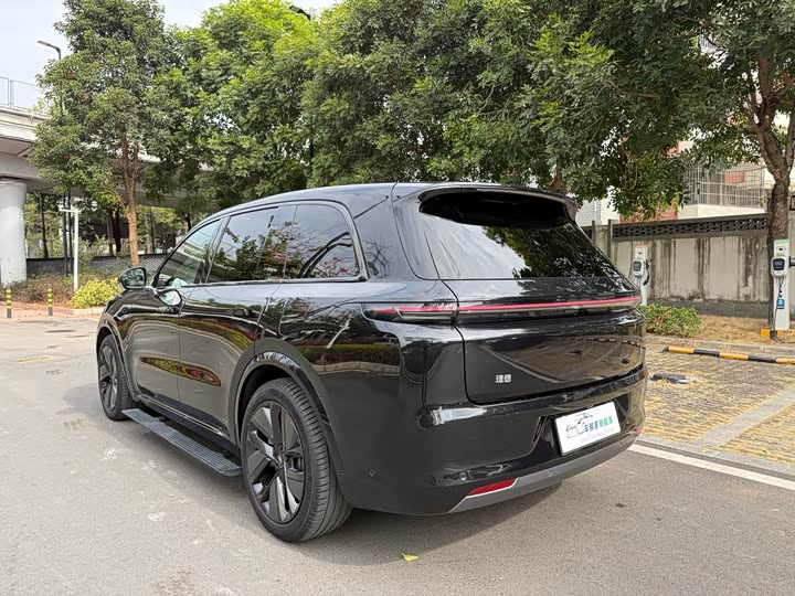 Фото 8 - LiXiang L8