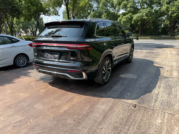 Фото 9 - Geely Monjaro