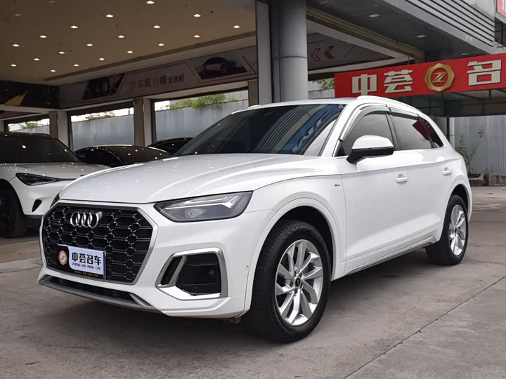 Фото 1 - Audi Q5L