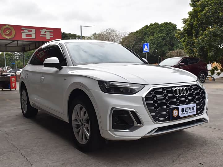 Фото 3 - Audi Q5L