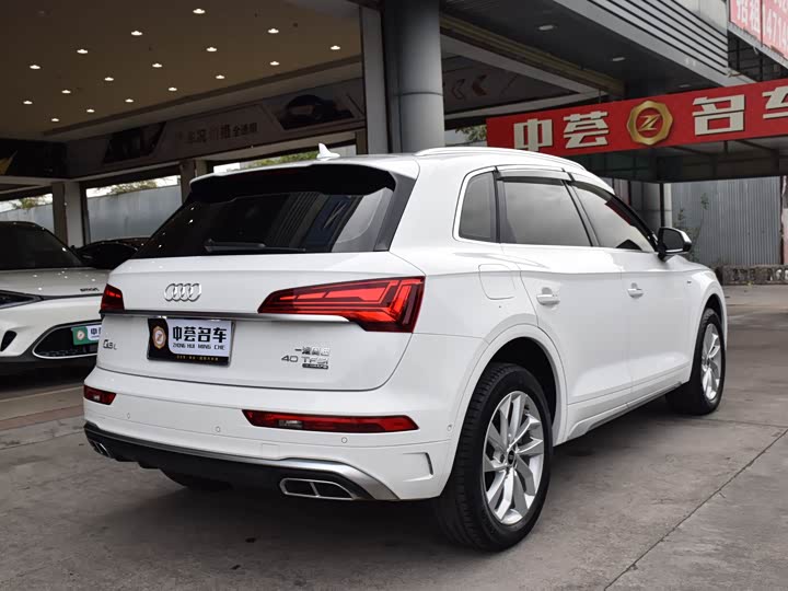 Фото 5 - Audi Q5L