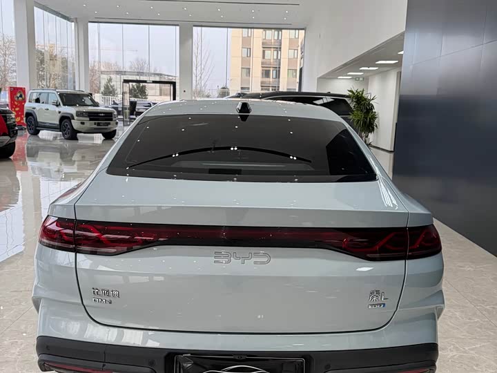 Фото 9 - BYD Qin L