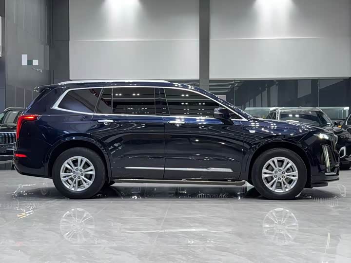 Фото 3 - Cadillac XT6