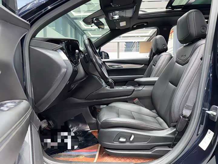 Фото 4 - Cadillac XT6