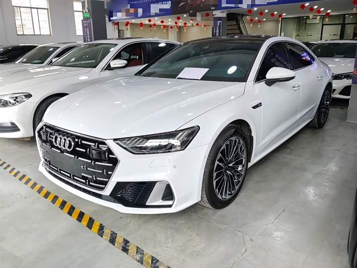 Фото 2 - Audi A7L