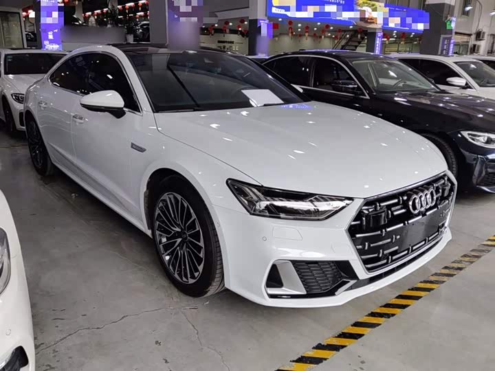 Фото 4 - Audi A7L
