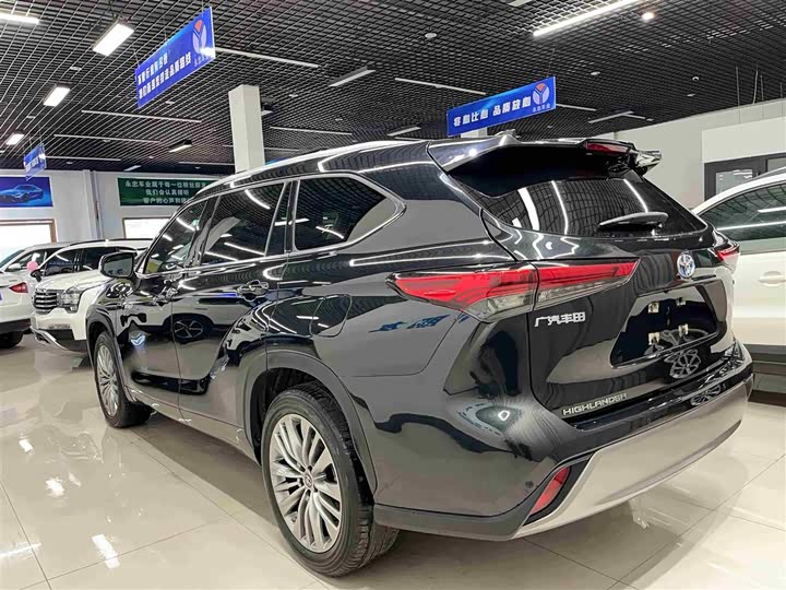 Фото 6 - Toyota Highlander