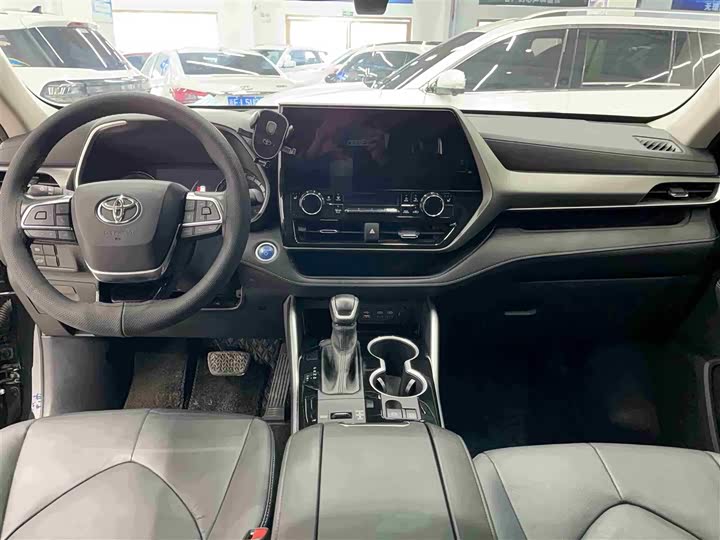 Фото 7 - Toyota Highlander