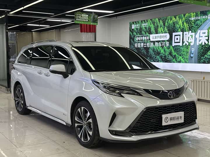 Фото 2 - Toyota Granvia