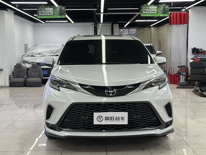 Фото 3 - Toyota Granvia