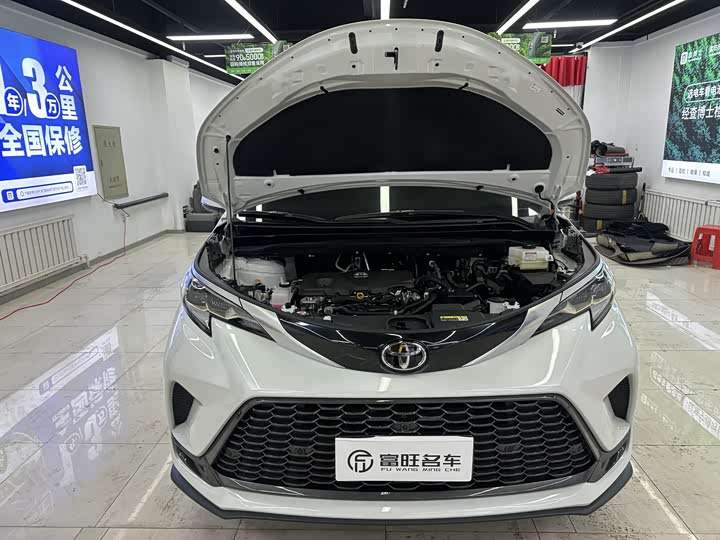 Фото 4 - Toyota Granvia