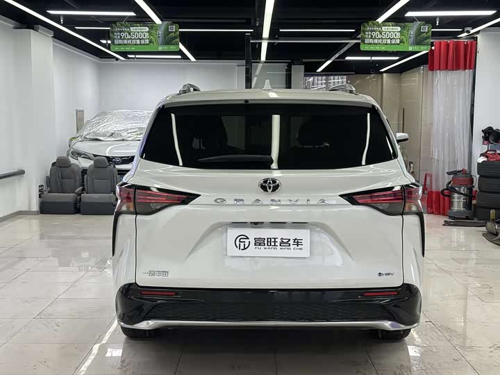 Фото 6 - Toyota Granvia