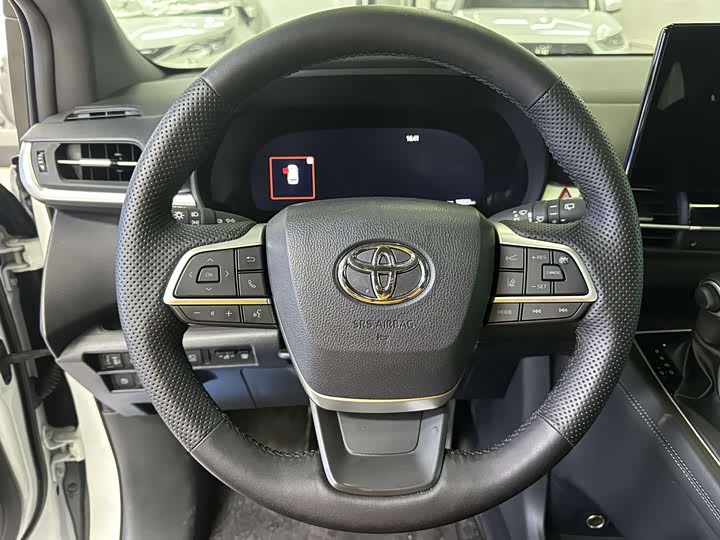 Фото 9 - Toyota Granvia