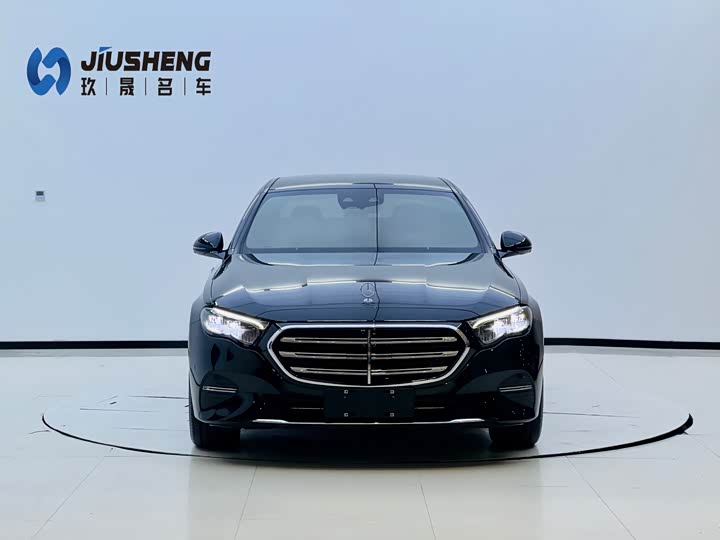 Фото 2 - Mercedes-Benz E-Class