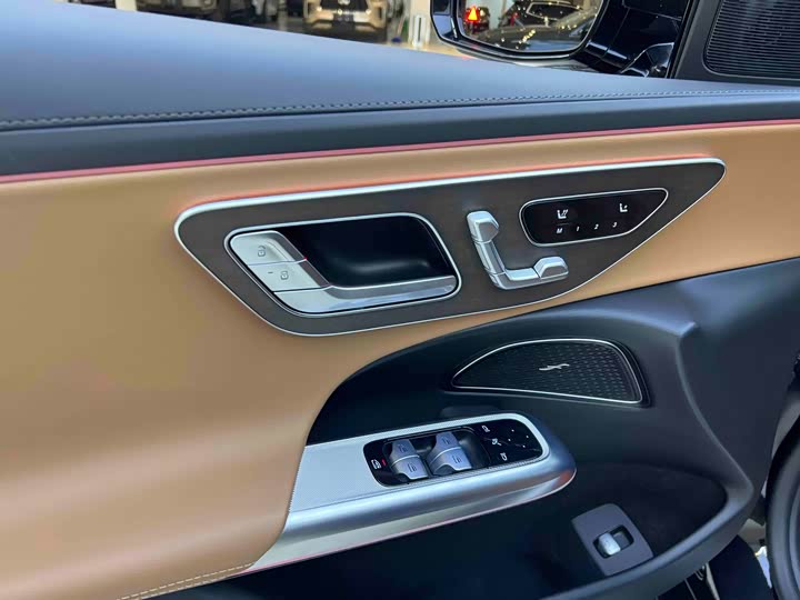 Фото 8 - Mercedes-Benz E-Class