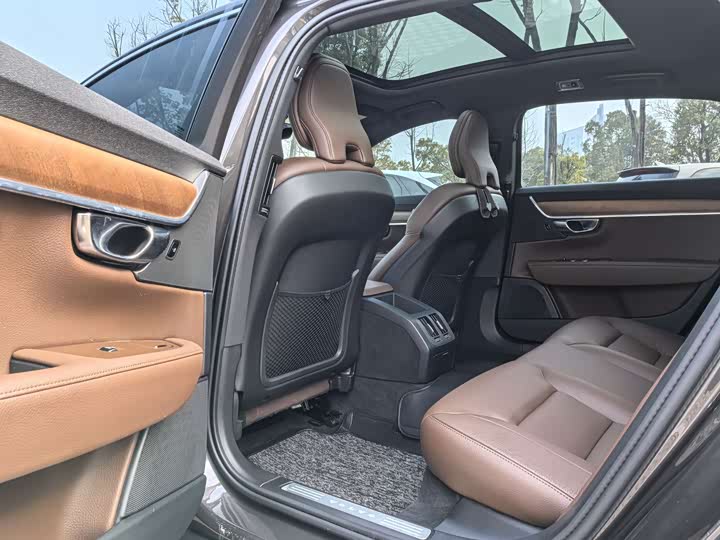 Фото 5 - Volvo S90