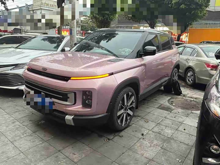 Фото 1 - Geely Icon