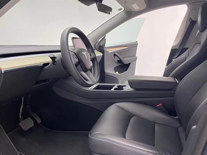 Фото 4 - Tesla Model Y