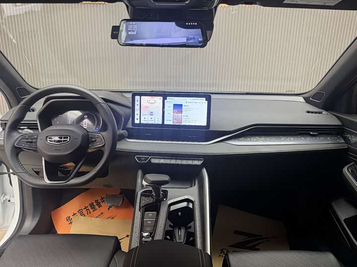 Фото 4 - Geely Preface