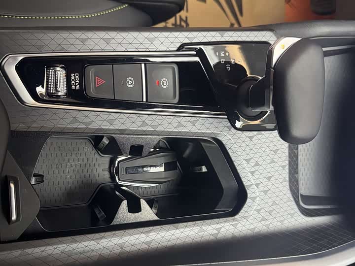 Фото 5 - Geely Preface