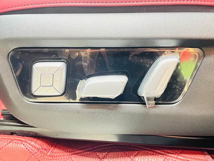 Фото 7 - Tank 300 Hybrid