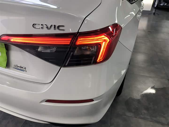 Фото 8 - Honda Civic