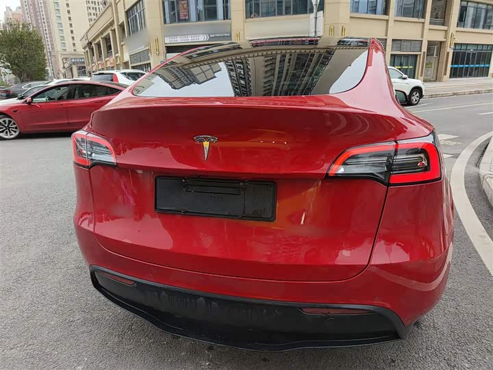 Фото 6 - Tesla Model Y