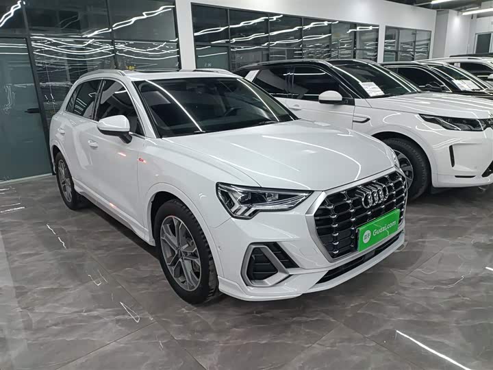 Фото 4 - Audi Q3