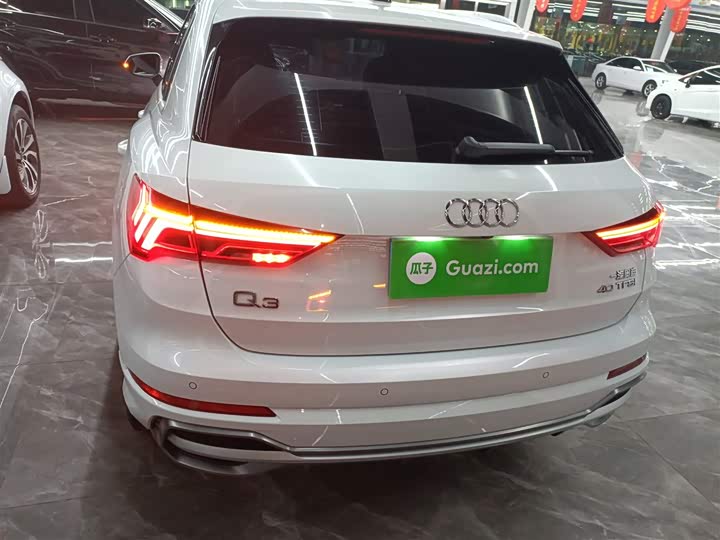 Фото 6 - Audi Q3