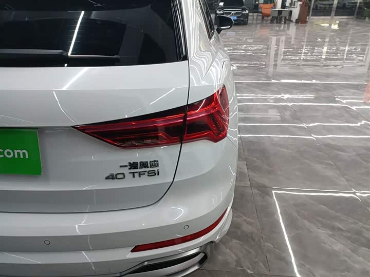 Фото 8 - Audi Q3