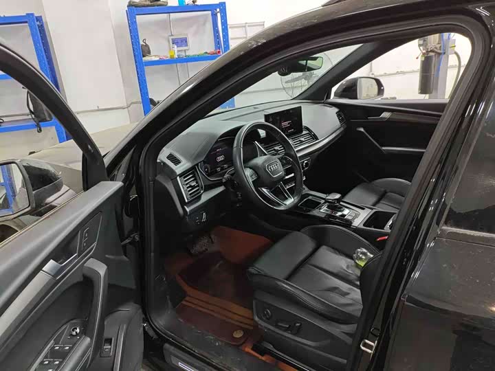 Фото 5 - Audi Q5L