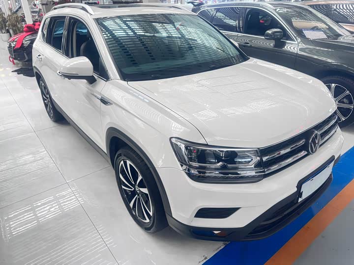 Фото 3 - Volkswagen Tharu