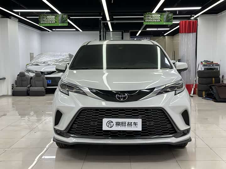 Фото 3 - Toyota Granvia