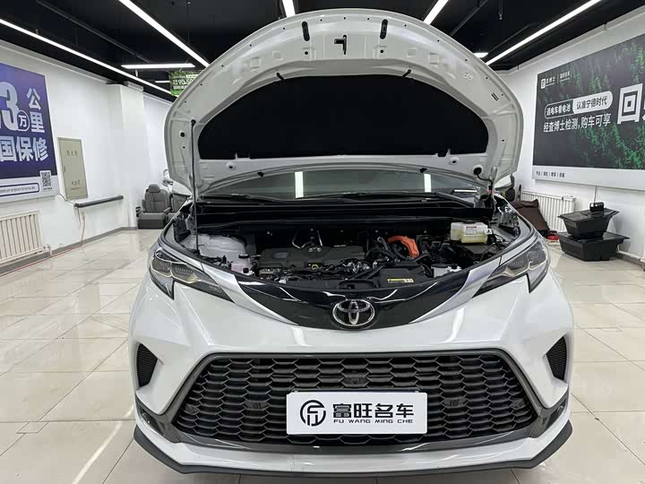 Фото 5 - Toyota Granvia