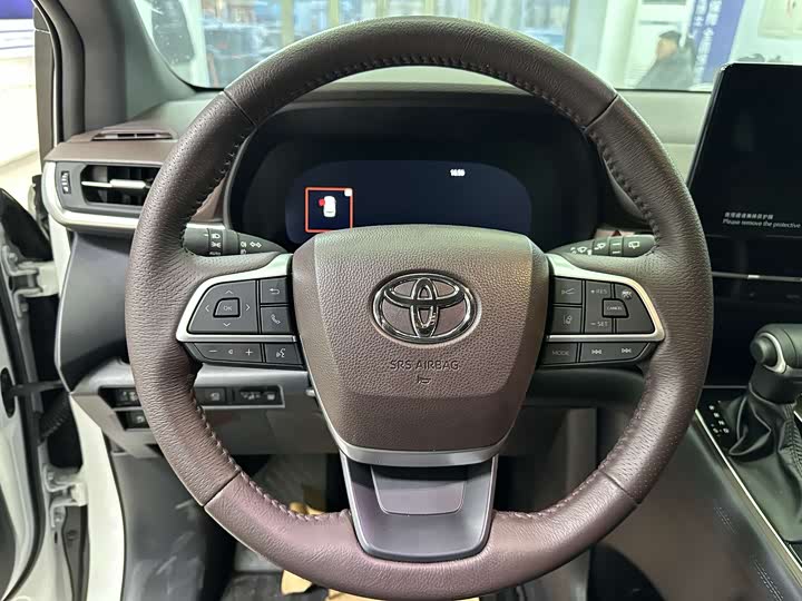 Фото 8 - Toyota Granvia