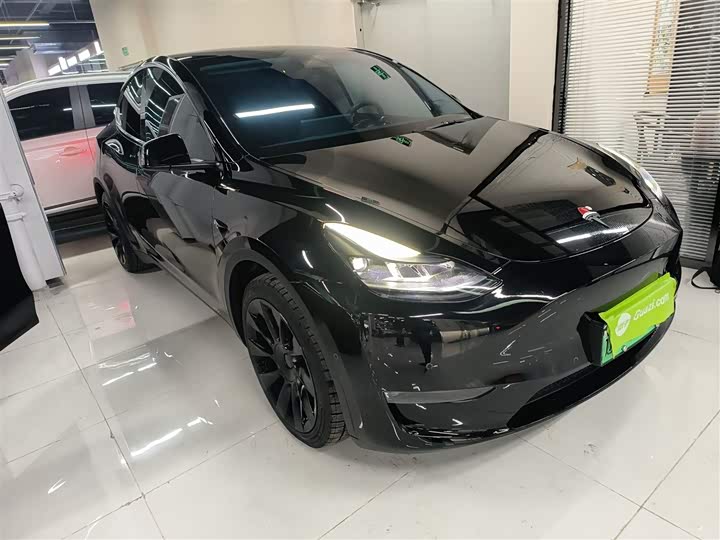 Фото 4 - Tesla Model Y