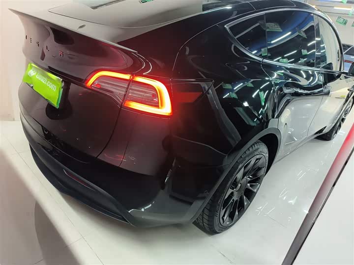 Фото 7 - Tesla Model Y