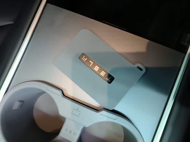 Фото 9 - Tesla Model Y